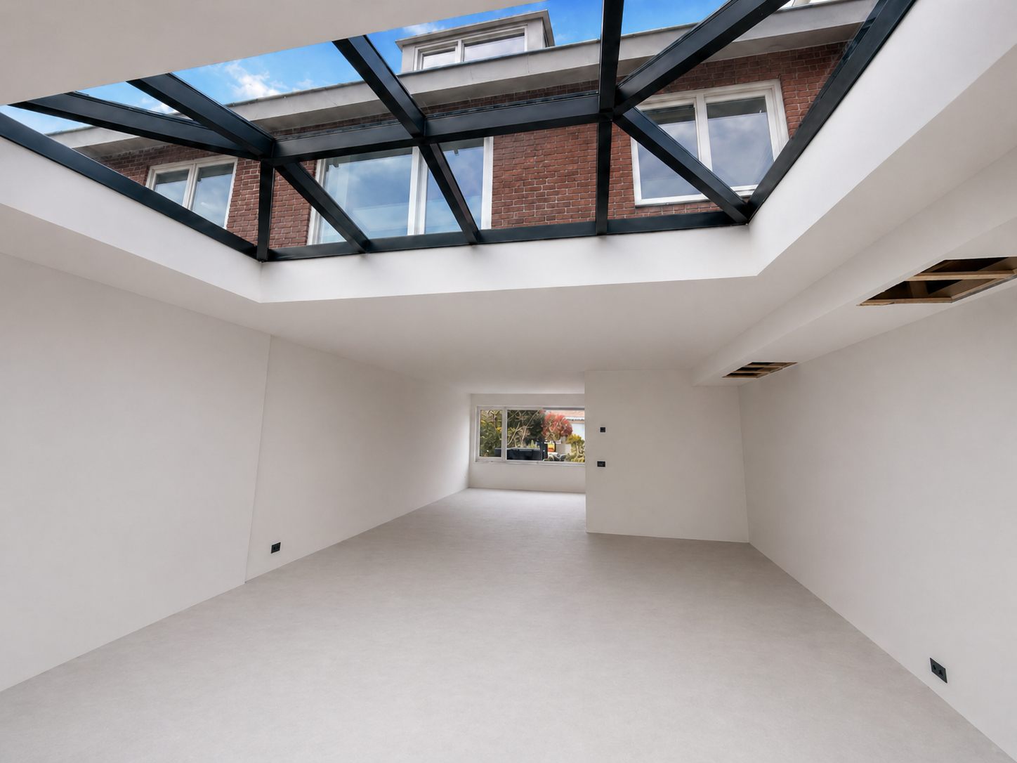 Aanbouw met lichtstraat uit het werk van De Bouw Baron